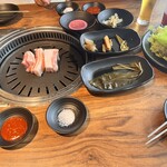 熟成肉専門店 ヨプの王豚塩焼 新大久保本店 - 