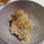 ペスケリア・ラ・ルーナ・ロッサ - アミューズの甘くないシフォンケーキ　