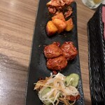 牛8 - キムチ盛り合わせ