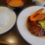 シャンボール - ご飯とお味噌汁もついております