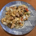 551蓬莱 - 鶏肉カシューナッツ炒め