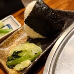 丸万焼鳥 本店 - おにぎり