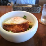 グリーティング - 面白いアートな丼に入ってますね。