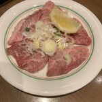 焼肉 鶯谷園 - カルビ（塩）　1,045円