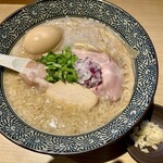 地鶏と金目鯛 中華そば 鶯 - 