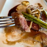 エリタージュ - 鴨肉のアップです