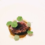 プチレストラン ブーケ・ド・フランス - アワビです^_^上にはふのり（海藻）のシャキッと食感！ホタテも入っています。更に緑はナスタチウムというほんのり辛味のあるハーブです。アクセントですね！