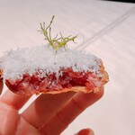 プチレストラン ブーケ・ド・フランス - 雪のようにふわっと溶ける真っ白なパルメザンチーズ^_^細かく刻んた柔らかい馬肉はまろやかな脂と旨味が広がります！