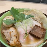 手打麺祭 かめ囲 - 特製手打中華そば醤油。