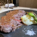 Sakura - 豪州産 グラスフェッド牛 サーロインのビステッカ