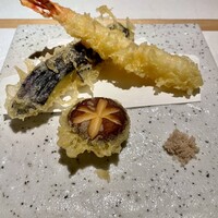 夏下冬上 - 椎茸の天ぷらが肉厚でジューシー。味が濃くて美味しい！