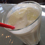 インドラ - ラッシー
濃密な味わいです。