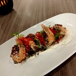 BASALT - プチプチキヌアをまぶした海老♡マヨネーズソースは日本より酸味穏やか♫