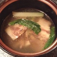 ふぐくじら - さえずり煮
                
                ミンククジラのさえずりをお出汁で煮込んであります。
                