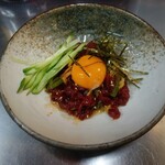 てっぱん居酒家 阿吽 - 馬刺しユッケ