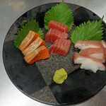 てっぱん居酒家 阿吽 - 刺し身3点盛