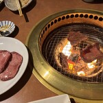 上野手 焼肉店 - 