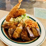 キッチン あずま - 厚切りトンテキ（カニクリームコロッケ＆エビフライ　みそ汁付き）　　とても美味しい！！