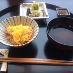 京都 吉兆 - 桜海老ご飯と赤出汁。