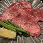 炭火焼肉 ホルモン にく式 - 