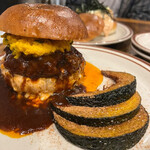 HYOE'S BURGERS + FRIES - かぼちゃバーガー