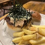 HYOE'S BURGERS + FRIES - 山椒バターバーガー