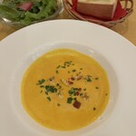 OTTO - かぼちゃの温かいスープ