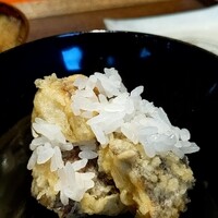 江戸前晋作 - 松茸とご飯がついている笑