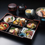 割烹 一の谷 - 四季箱弁当　松