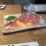 炭火焼肉ホルモン 朱朱 - 