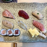 鮨 やざわ - 大トロ、赤身、サワラ等。