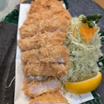 とん太 - ソースも塩もいらない。レモンは良い。