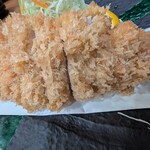 とん太 - 見た目は特ヒレカツと変わらないかな。