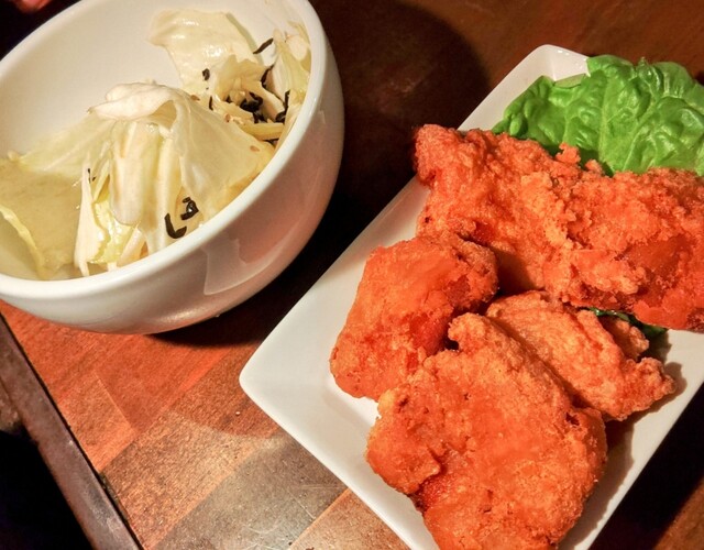 不思議な名前のカフェ &ndash; 個性的な雰囲気と手作りスイーツ