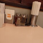 味の古久家 - テーブルセット