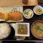 なか里 - 鮭焼魚定食　900円