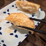 麺居酒屋 アシタマ - 餃子リフト