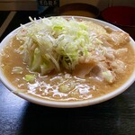 豚星。 - つけ汁　ニンニク、ヤサイ、アブラ増し