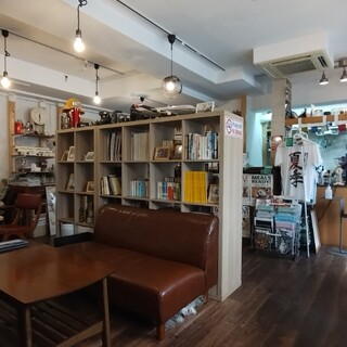 喫茶 タビビトの木_2