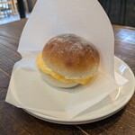 ロースタリー カフェ ノート - ツナとチーズのバーガー