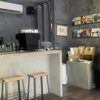 Apartment coffee door_2