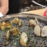 テルヌーラ - 締めのイカスミのパエリア