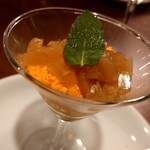 ウエストパパ - 赤ピーマンのムース・鹿エキスジュレ