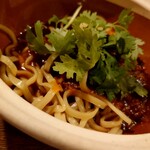 ウエストパパ - 鹿のトマト味噌ラーメン・パクチートッピング 　１０皿目は変態ラーメン。