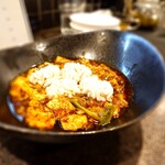 小菜一碟 - ・牛ほほ入り麻婆豆腐 ¥1,850 (白子トッピング @¥350✕4P) ※菰田欣也氏 伝授