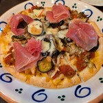 やきとり虎 - 具だくさんピザ