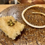 天ぷら もっこす - 〆たばかりの穴子、カンボジアの胡椒の実
