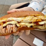 今屋のハンバーガー - ハーフエッグチーズ かなり大きい