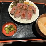 山の猿 苫小牧柳町店 - 期間限定　牛下がりとナムル丼