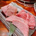 炭火焼肉 ホルモン にく式 - 